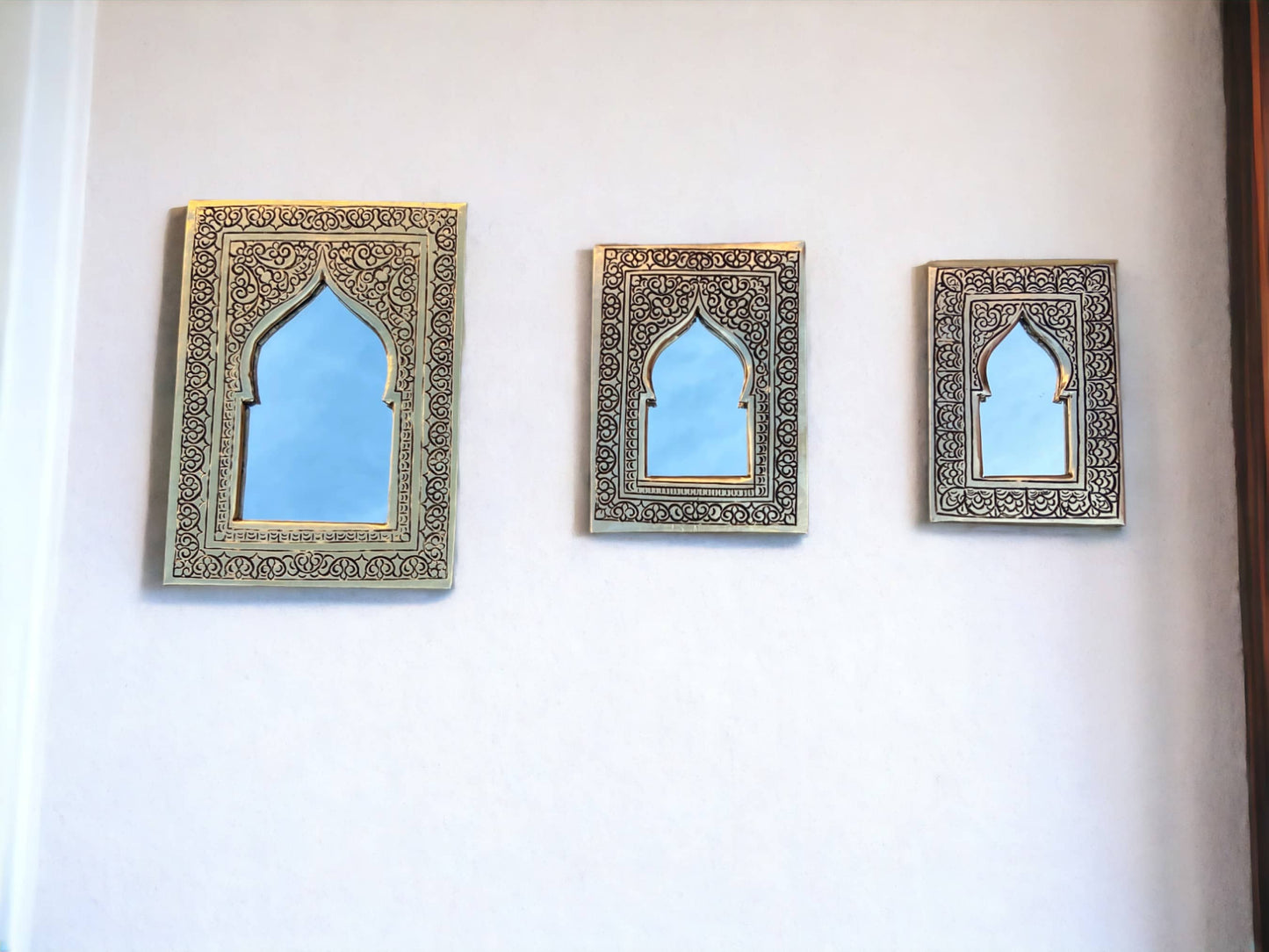 Moroccan Handmade Patina Brass Wall Mirror: Decorative wall Décor