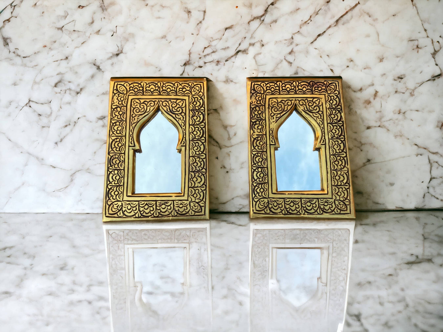 Moroccan Handmade Patina Brass Wall Mirror: Decorative wall Décor