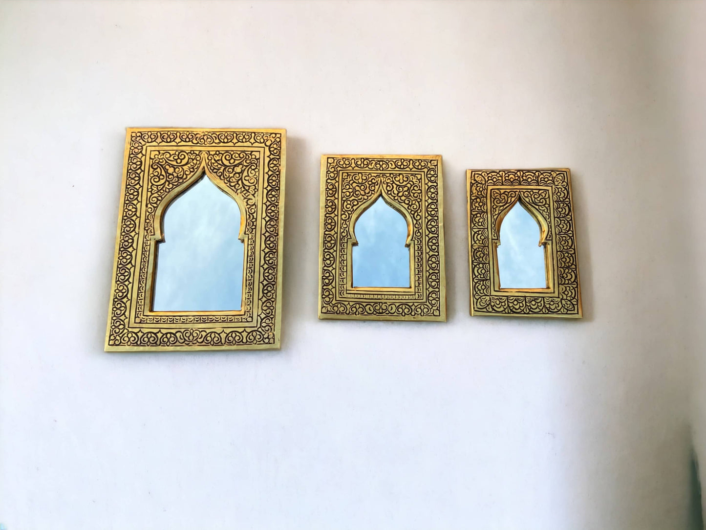 Moroccan Handmade Patina Brass Wall Mirror: Decorative wall Décor