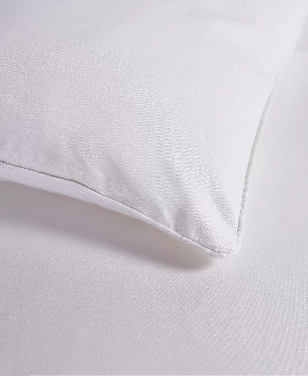 ROYAL LUXE White Goose Feather & Down 240-Thread Count Full/Queen Comforter