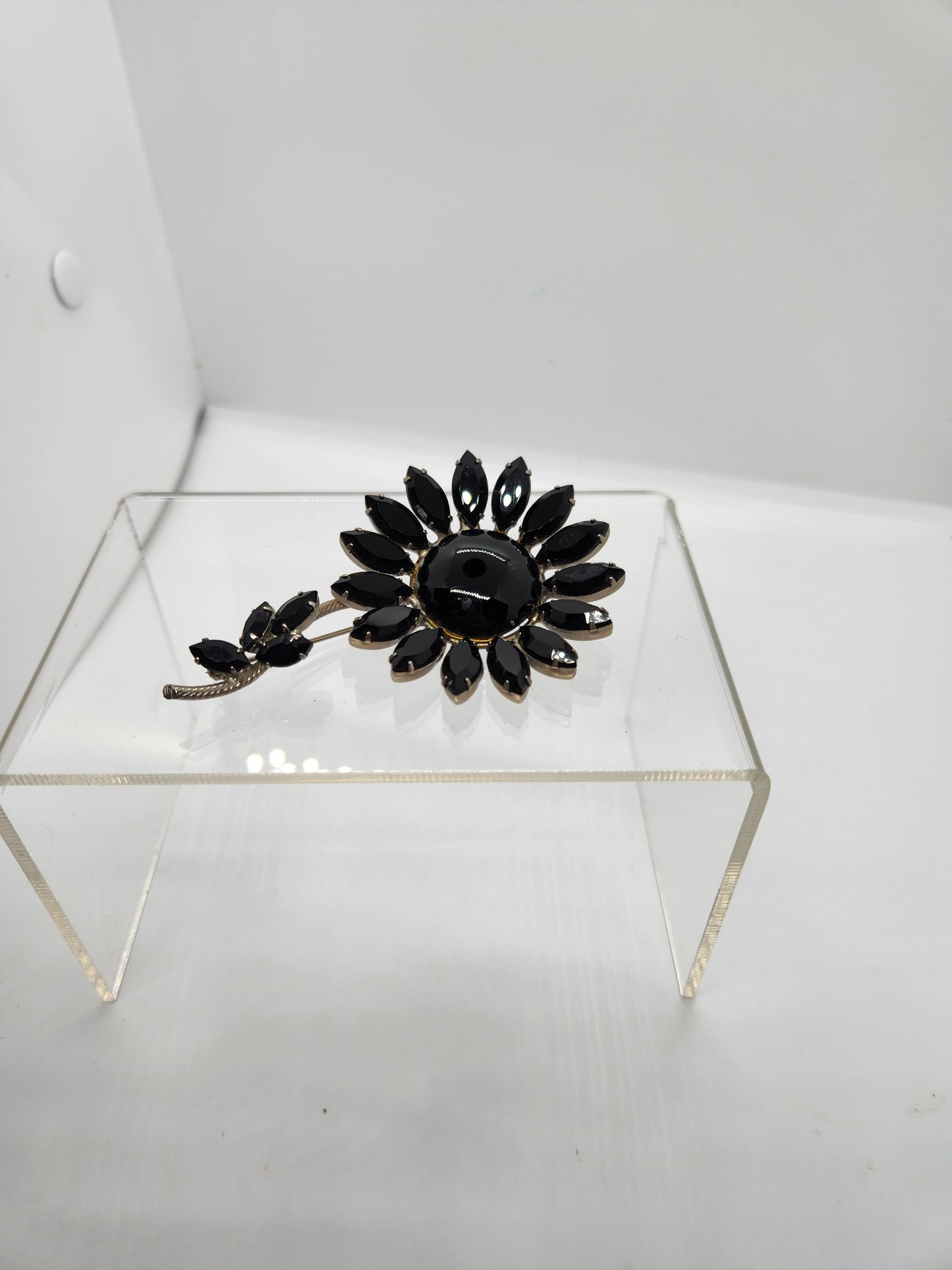 Vintage Regency Black Rhinestone Daisey Flower Brooch
