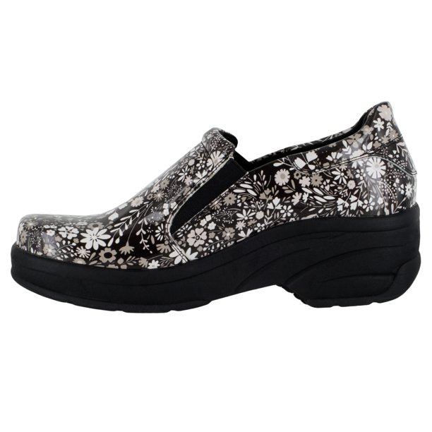 Easy Works by Easy Street Appreciate Women's Slip Resistant Clog - SZ 7.5