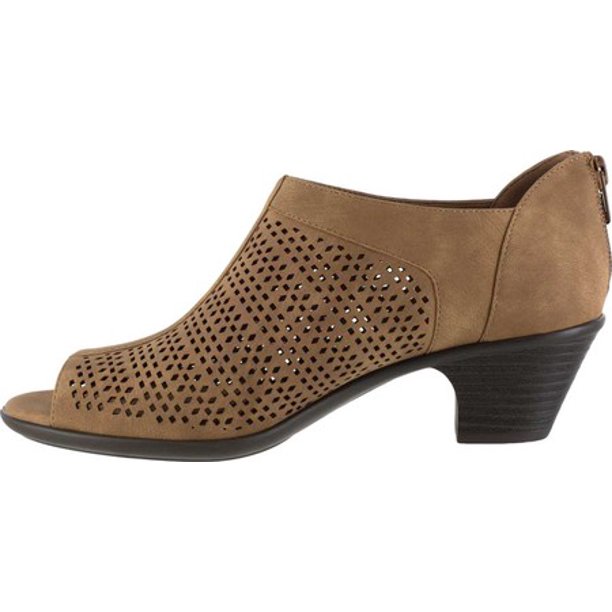 Easy Street Steff Shooties - Size 9.5 M