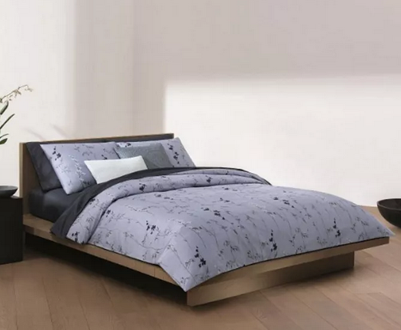 Calvin Klein - Dusk Wildflower Comforter, King