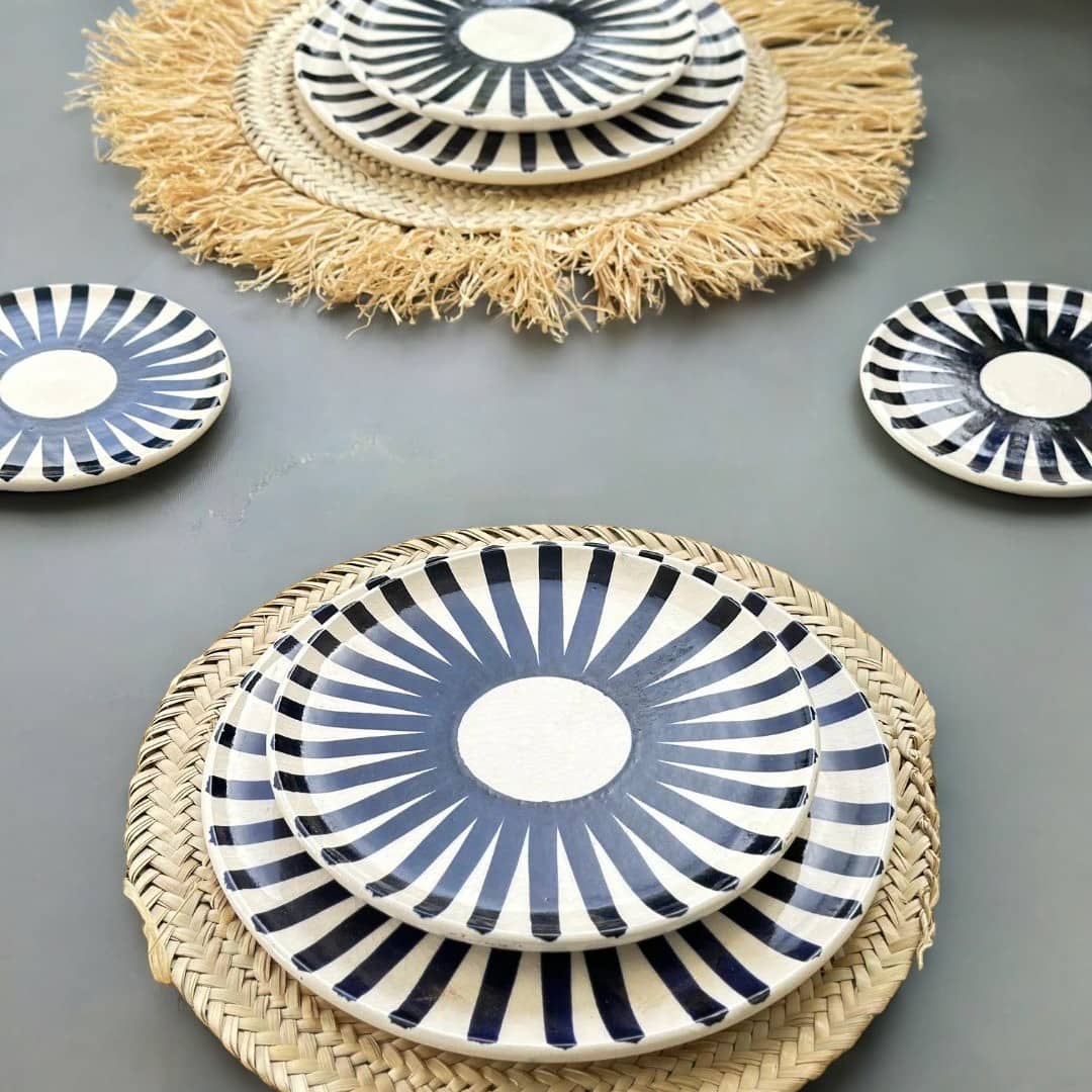 Black Sun Plate Set - Vibrant Dinnerware for Summer Dining
