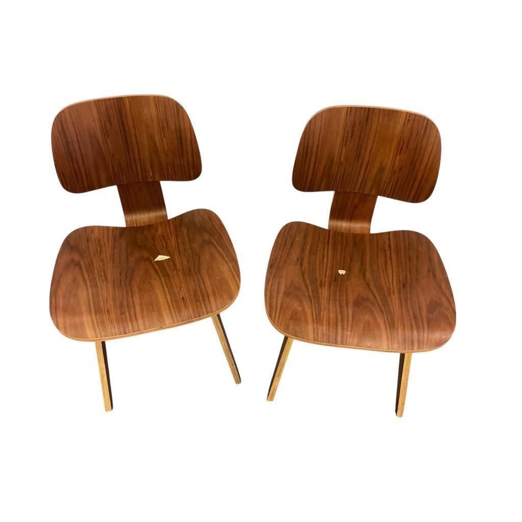 Set Of 4 Vintage Mid-Century Eames-Style Chairs With Walnut Finish