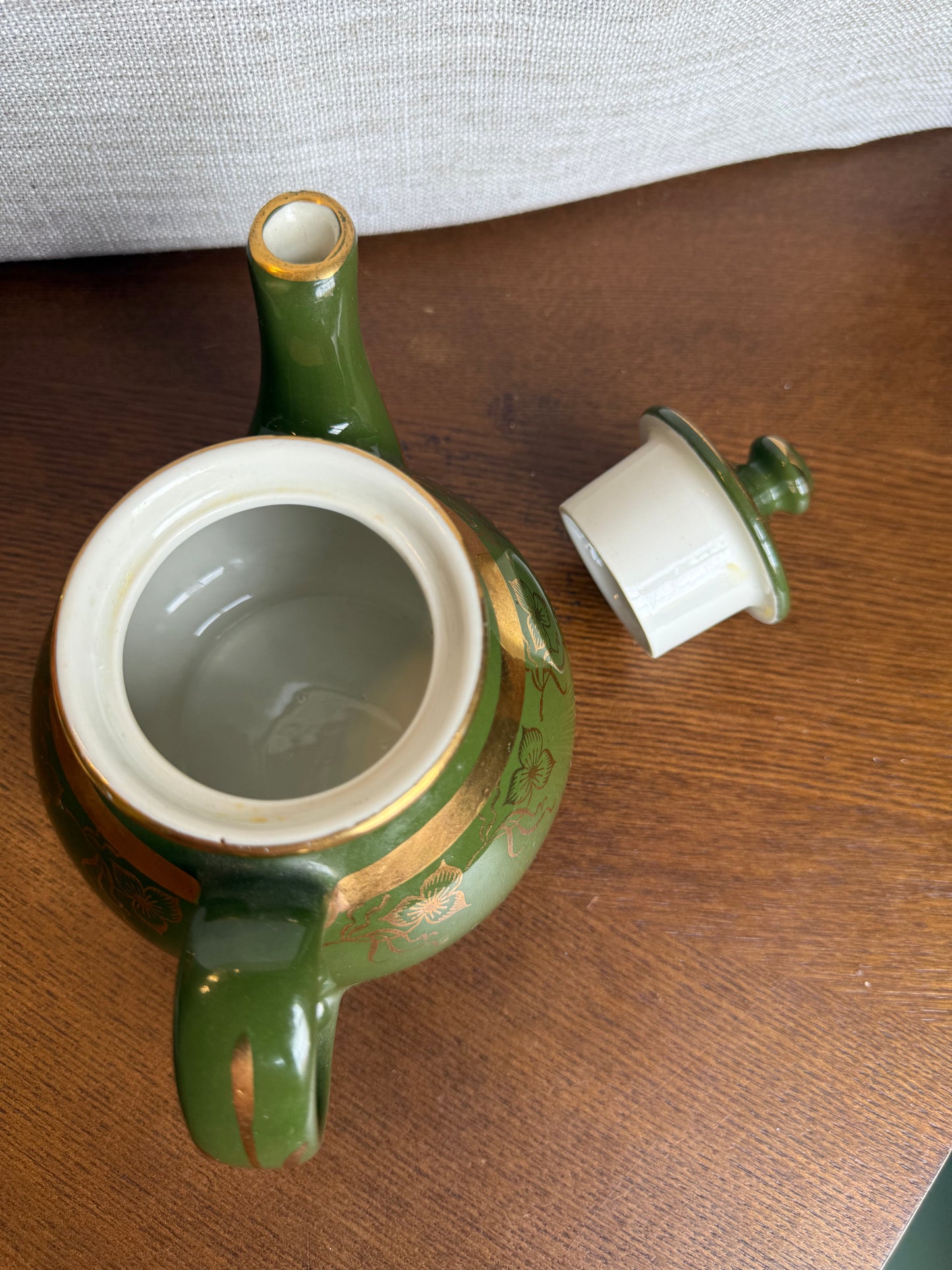 Green chinese teapot