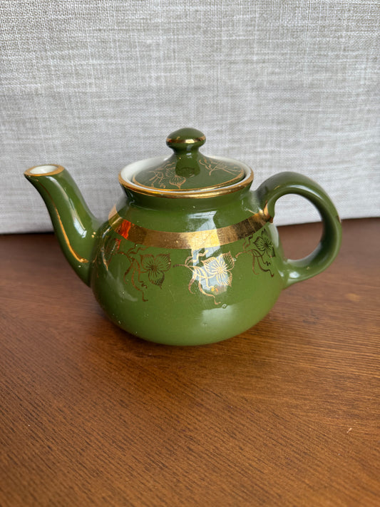 Green chinese teapot