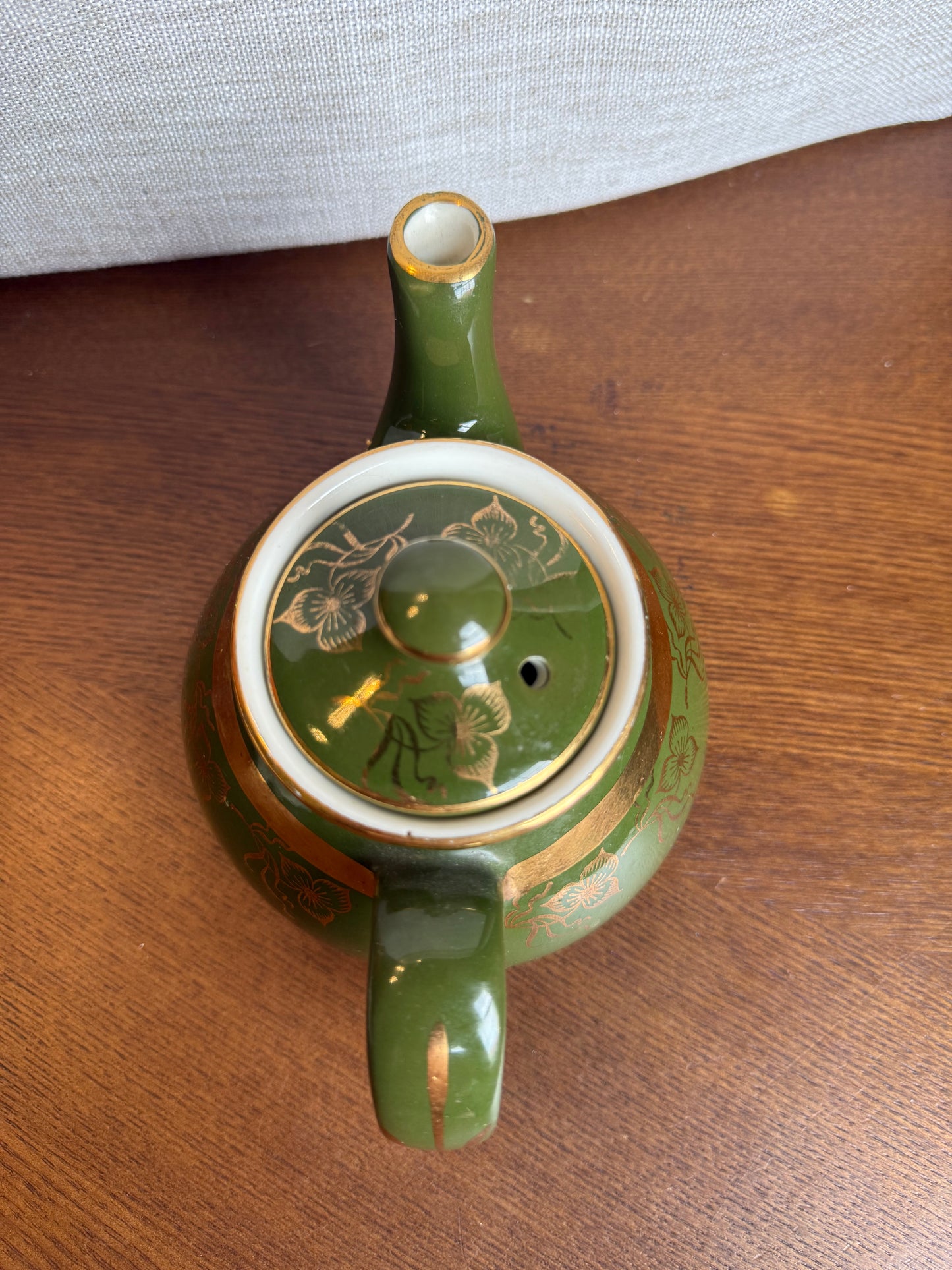 Green chinese teapot
