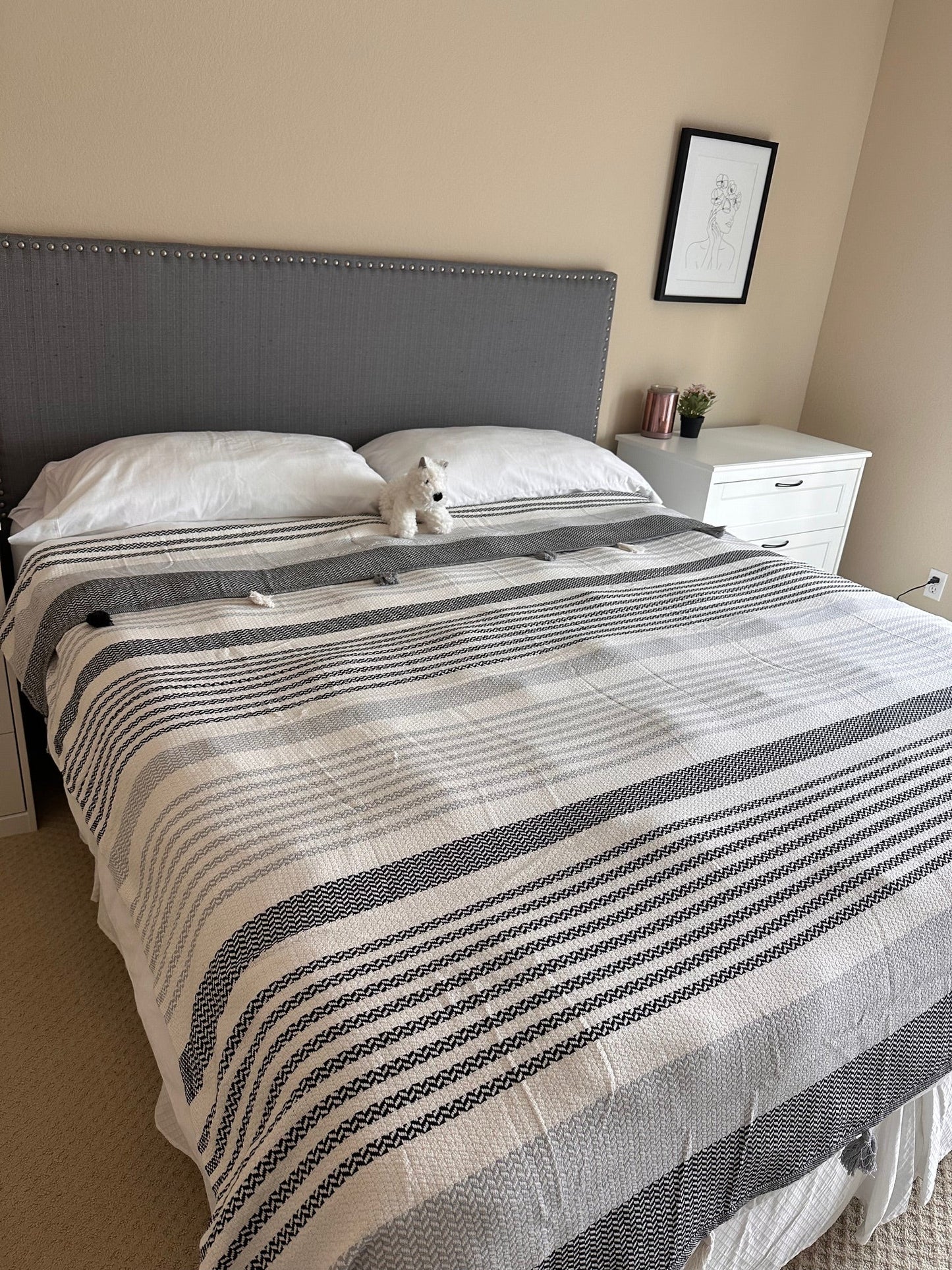 COTTON BLACK POM POM BEDSPREAD