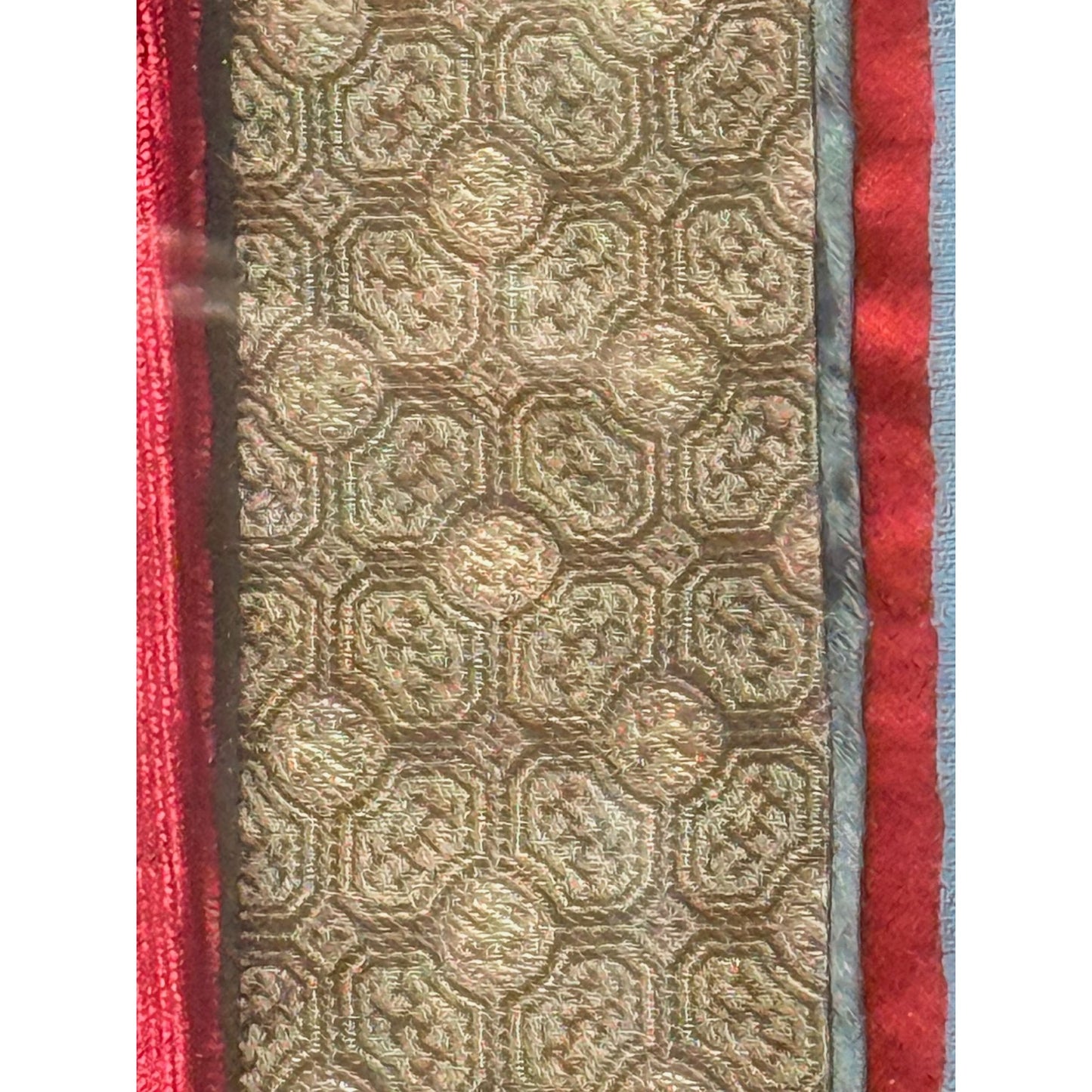 Chinese Silk Embroidery Art In Black Frame With Red Velvet Matting