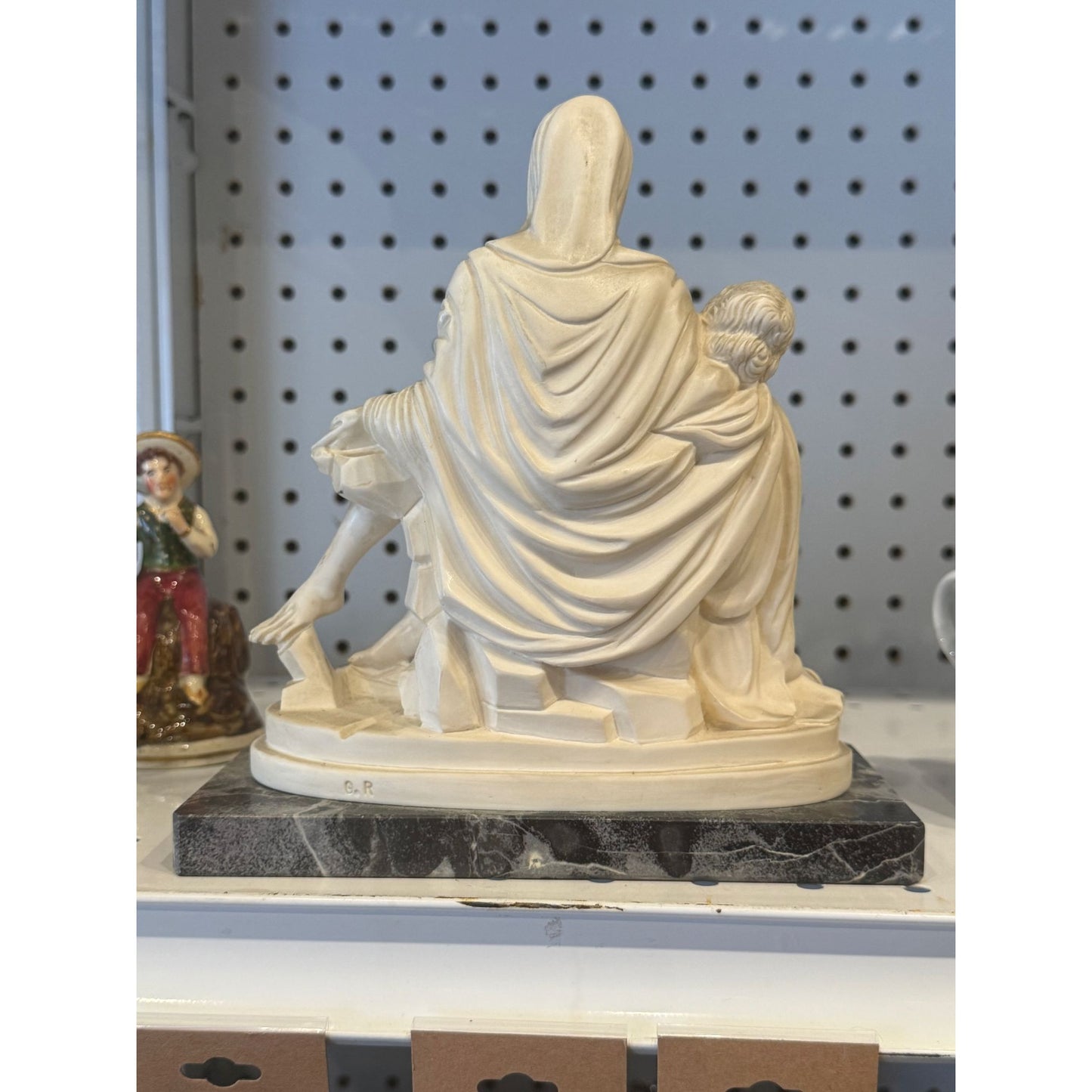 Pieta Statue Replica On Marble Base - Antique-Style Religious Figurine With Detailed Craftsmanship Cream & Marble Accents