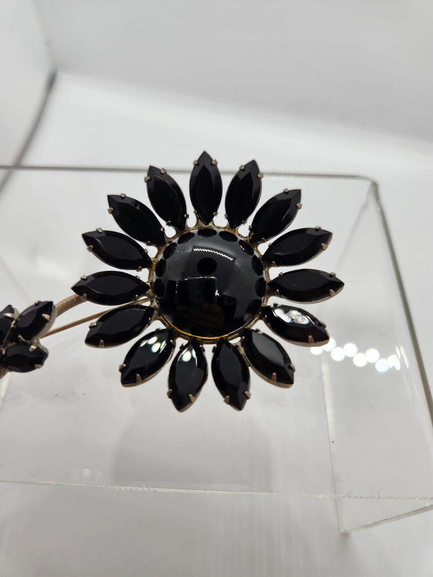 Vintage Regency Black Rhinestone Daisey Flower Brooch