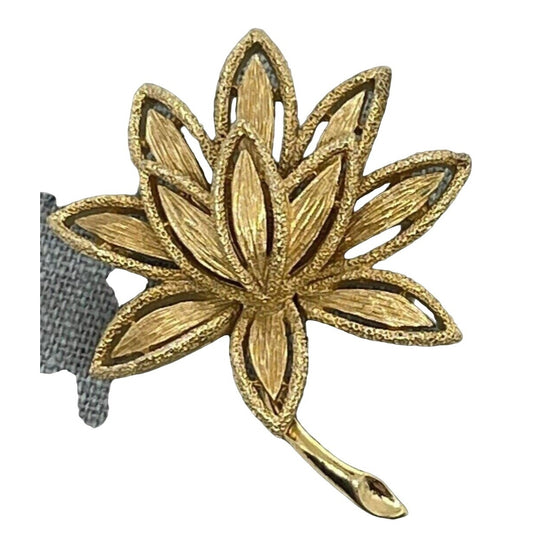 Vintage AVON Gold toned Flower Pin Brooch