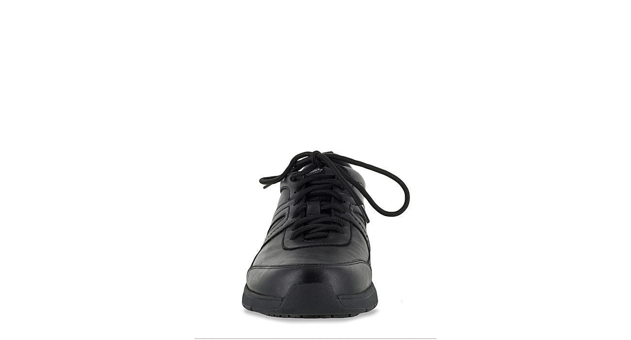 Easy Street Paprika Slip-Resistant Shoes in Black Size 6.5 Medium