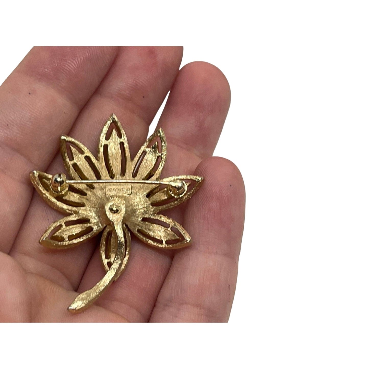 Vintage AVON Gold toned Flower Pin Brooch